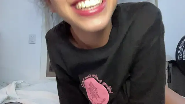 Snapshot of absoluthorrorfield chatting on January 6, 2026, 1:20 am absoluthorrorfield online show from January 6, 2026, 1:20 am