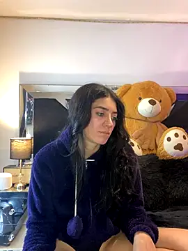 Moon Magic online show from November 3, 2025, 4:54 pm