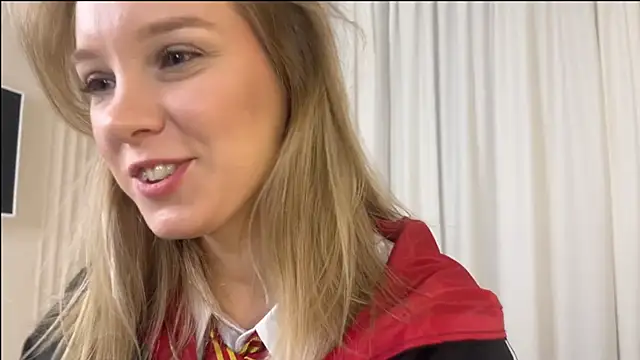 AIicaparkerc online show from October 15, 2025, 10:18 pm