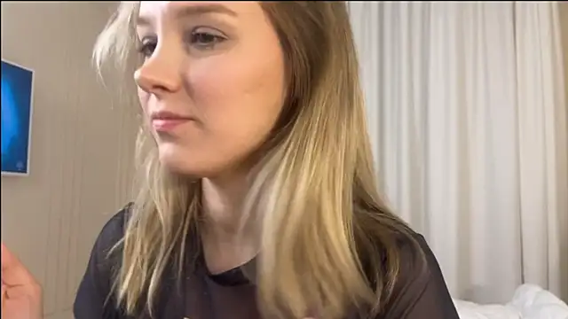 AIicaparkerc online show from October 14, 2025, 11:04 pm