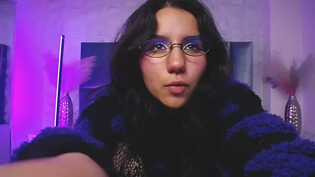 Snapshot of HollyPeach chatting on March 23, 2026, 7:36 pm HollyPeach online show from March 23, 2026, 7:36 pm