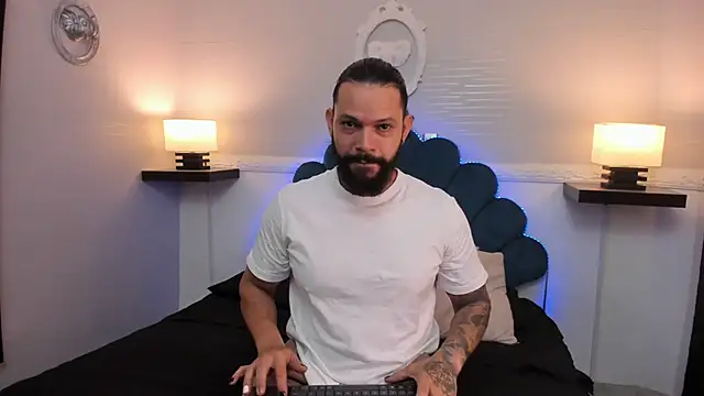 AlukardBig online show from November 6, 2025, 1:04 pm