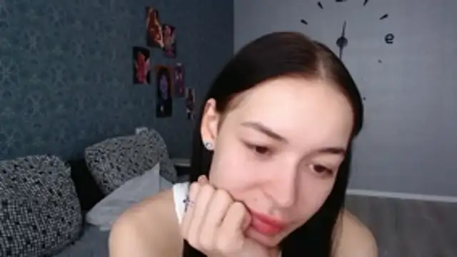 Snapshot of Daphne_Darkthorn chatting on November 5, 2025, 12:30 pm Daphne Darkthorn online show from November 5, 2025, 12:30 pm