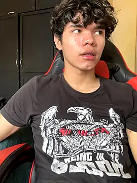 Snapshot of Im_Camii chatting on November 19, 2025, 5:02 pm Im Camii online show from November 19, 2025, 5:02 pm