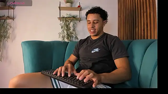 Adrian Volt online show from January 9, 2026, 3:02 am