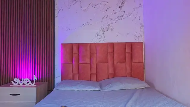 Snapshot of danna_peters chatting on October 28, 2025, 8:30 pm danna peters online show from October 28, 2025, 8:30 pm