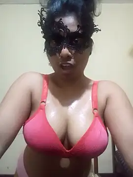 Expose Queen online show from January 18, 2026, 5:05 pm