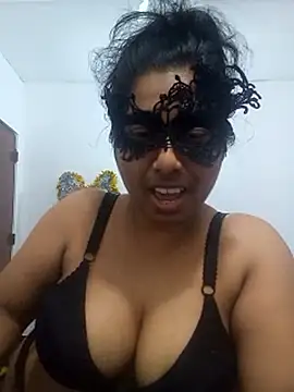 Snapshot of Expose_Queen chatting on April 16, 2026, 5:36 pm Expose Queen online show from April 16, 2026, 5:36 pm