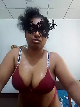 Snapshot of Expose_Queen chatting on April 10, 2026, 5:47 am Expose Queen online show from April 10, 2026, 5:47 am