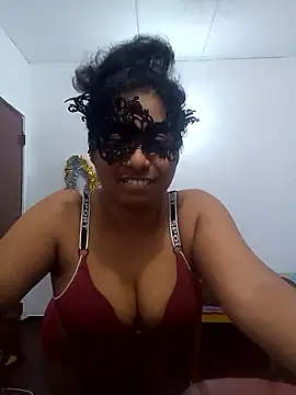 Snapshot of Expose_Queen chatting on April 14, 2026, 5:29 pm Expose Queen online show from April 14, 2026, 5:29 pm