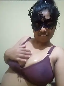 Snapshot of Expose_Queen chatting on March 11, 2026, 5:40 pm Expose Queen online show from March 11, 2026, 5:40 pm