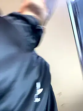 DerryAndIzzy online show from January 10, 2026, 5:36 am