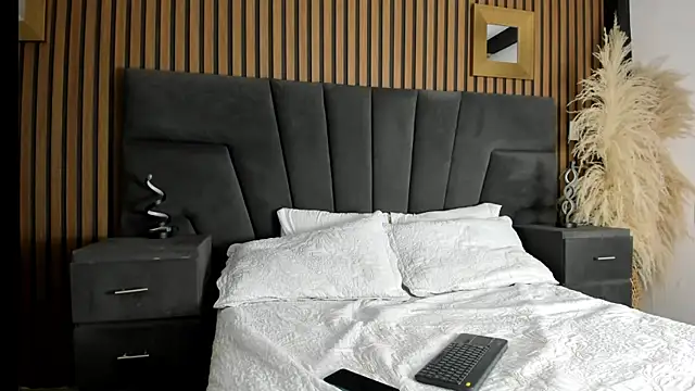 Snapshot of DerryAndIzzy chatting on January 15, 2026, 4:05 am DerryAndIzzy online show from January 15, 2026, 4:05 am