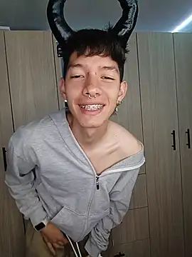 heyy noah11 online show from November 22, 2025, 1:04 am