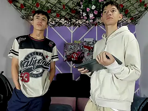 heyy noah11 online show from February 16, 2026, 1:43 pm