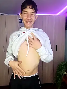 heyy noah11 online show from November 4, 2025, 10:35 pm