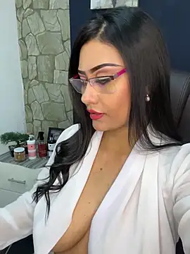  Isabella 1 online show from October 28, 2025, 2:34 am