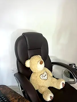  Isabella 1 online show from November 30, 2025, 2:45 am