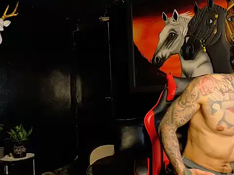 Snapshot of Molotov_Explosive chatting on November 19, 2025, 8:09 pm Molotov Explosive online show from November 19, 2025, 8:09 pm