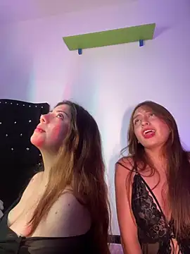 Snapshot of Leah_moon1 chatting on March 7, 2026, 7:37 am Leah moon1 online show from March 7, 2026, 7:37 am