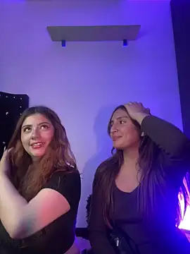 Snapshot of Leah_moon1 chatting on March 9, 2026, 5:44 am Leah moon1 online show from March 9, 2026, 5:44 am