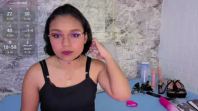 taylorexotic online show from November 3, 2025, 3:12 am