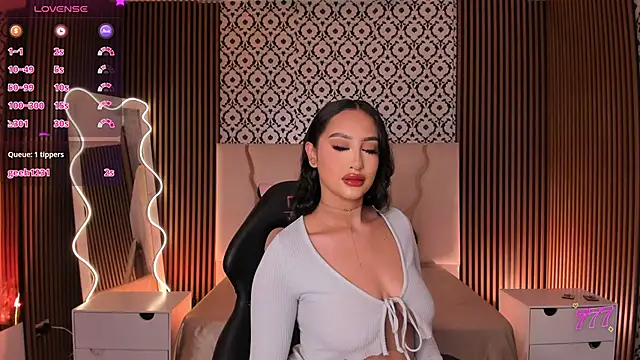 BEELLA TAY1 online show from April 4, 2026, 12:12 pm