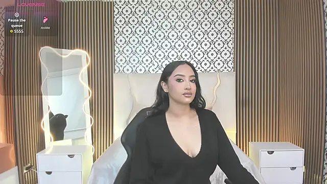 BEELLA TAY1 online show from November 19, 2025, 4:40 pm