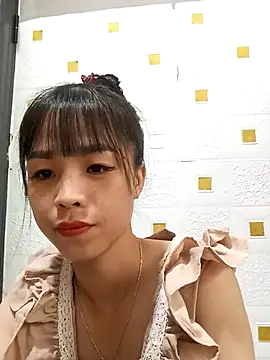 Snapshot of Su_symeo chatting on October 23, 2025, 5:28 am Su symeo online show from October 23, 2025, 5:28 am