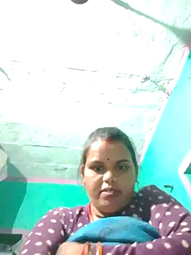 Snapshot of Monika_cuty chatting on October 12, 2025, 3:35 pm Monika cuty online show from October 12, 2025, 3:35 pm