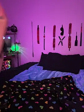 MiniMonroe online show from November 27, 2025, 9:43 am