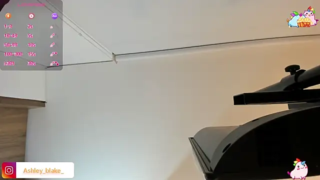 Isabella  gonzalez  online show from February 24, 2026, 3:18 am