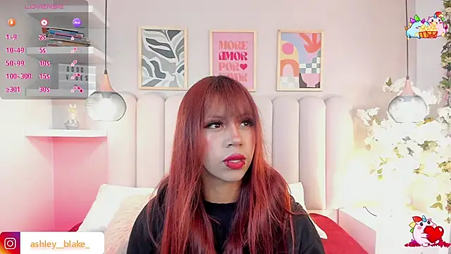 Snapshot of Isabella__gonzalez_ chatting on January 7, 2026, 3:33 am Isabella gonzalez online show from January 7, 2026, 3:33 am