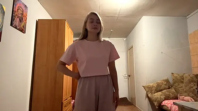 Snapshot of TeresaGrigg chatting on October 11, 2025, 12:17 pm TeresaGrigg online show from October 11, 2025, 12:17 pm