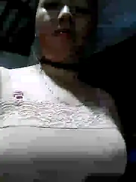 Snapshot of Yanmey chatting on October 17, 2025, 10:44 pm Yanmey online show from October 17, 2025, 10:44 pm