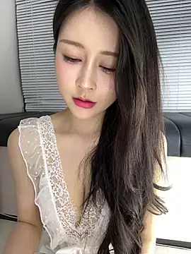 Snapshot of yiyi_3523 chatting on May 27, 2026, 12:01 pm yiyi 3523 online show from May 27, 2026, 12:01 pm