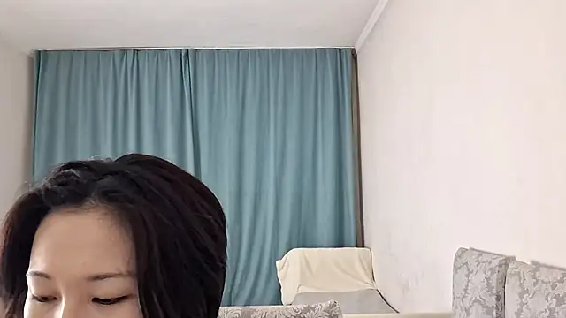 Snapshot of Lyndasilk chatting on April 8, 2026, 3:13 pm Lyndasilk online show from April 8, 2026, 3:13 pm