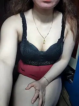 LeanaLy online show from October 30, 2025, 12:03 pm