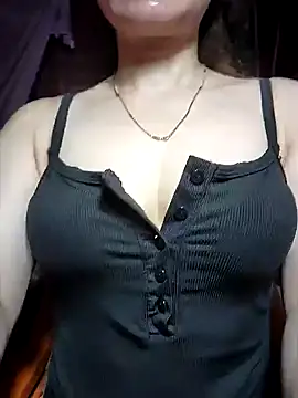 LeanaLy online show from October 13, 2025, 7:10 am