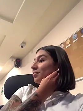 Snapshot of AlyssaRay chatting on January 18, 2026, 4:10 pm AlyssaRay online show from January 18, 2026, 4:10 pm