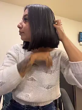 AlyssaRay online show from April 8, 2026, 12:06 pm