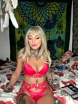 Snapshot of antonia_evelyn chatting on October 14, 2025, 9:15 pm antonia evelyn online show from October 14, 2025, 9:15 pm