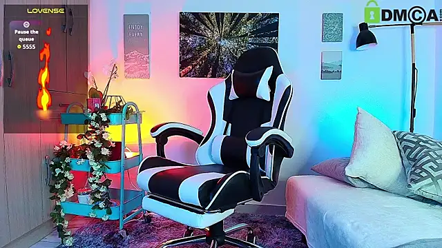 Alex carter online show from October 31, 2025, 10:01 am