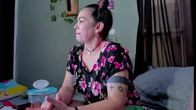 Sharlott smith online show from November 1, 2025, 6:57 pm