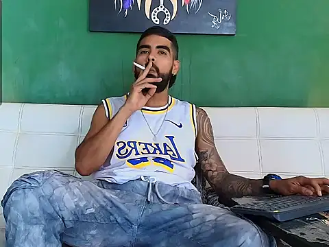 Snapshot of black_kameron_ chatting on December 1, 2025, 7:59 pm black kameron online show from December 1, 2025, 7:59 pm