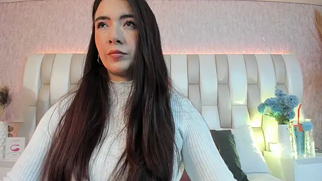 Snapshot of Ari_lynn_ chatting on December 20, 2025, 3:42 am Ari lynn online show from December 20, 2025, 3:42 am