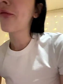  LovelyDana  online show from December 4, 2025, 8:41 pm