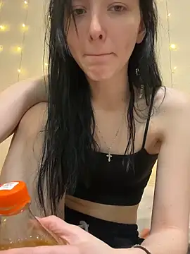 Snapshot of _LovelyDana_ chatting on November 7, 2025, 7:40 pm LovelyDana online show from November 7, 2025, 7:40 pm