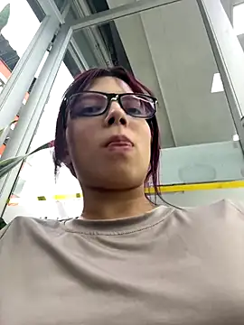 l0lita sweet online show from December 4, 2025, 9:47 pm