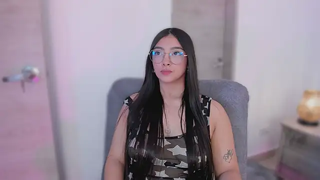 MirandaJohnson  online show from October 22, 2025, 1:21 pm